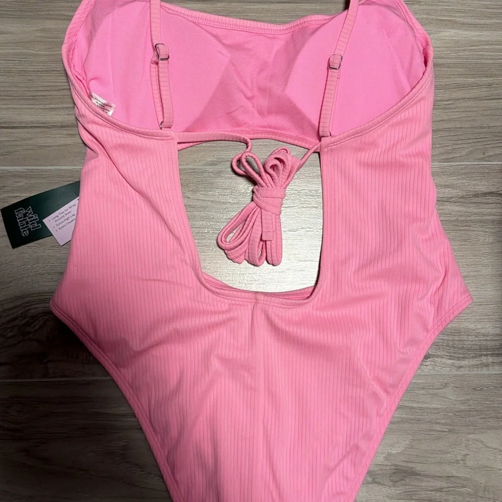 wild fable Pink Ribbed One-Piece Swimsuit with Front Cutout size M - Picture 4 of 4